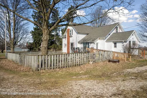 Exterior - 13659 S Morrice Rd, Perry, MI 48872 photo 7 of 10