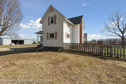 Exterior - 13659 S Morrice Rd, Perry, MI 48872 photo 3 of 10