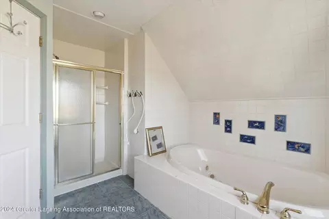Bath - 13659 S Morrice Rd, Perry, MI 48872 photo 4 of 4