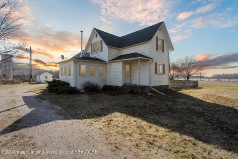 Exterior - 13659 S Morrice Rd, Perry, MI 48872 photo 4 of 10