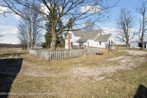 Exterior - 13659 S Morrice Rd, Perry, MI 48872 photo 6 of 10