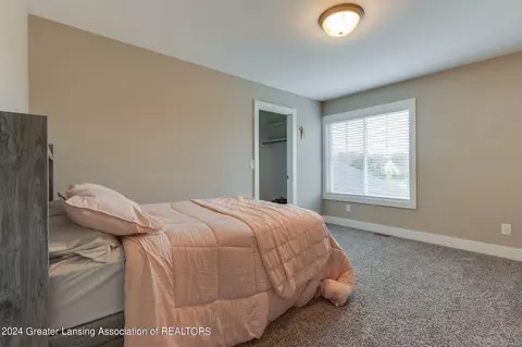 Bedroom - 14151 Clairmont Dr, Bath, MI 48808 photo 5 of 9