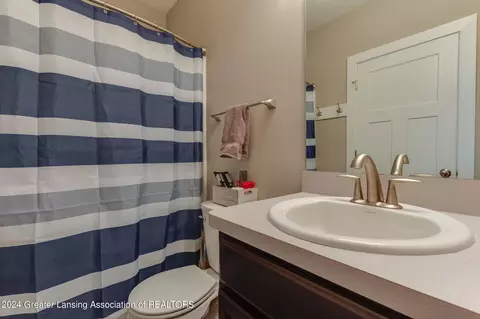 Bath - 14151 Clairmont Dr, Bath, MI 48808 photo 5 of 5