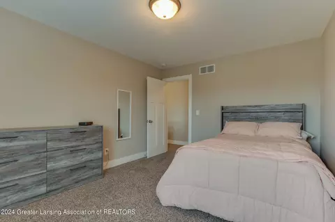Bedroom - 14151 Clairmont Dr, Bath, MI 48808 photo 4 of 9