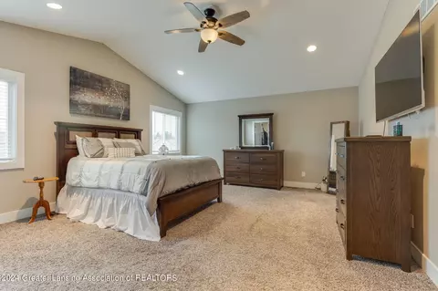 Bedroom - 14151 Clairmont Dr, Bath, MI 48808 photo 2 of 9