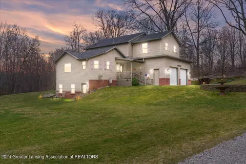 447 Charleston Rd, Lansing, MI 48917