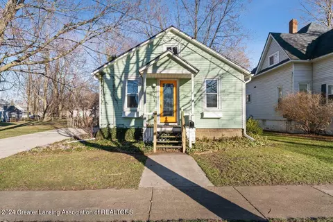 704 Garfield St, Saint Johns, MI 48879