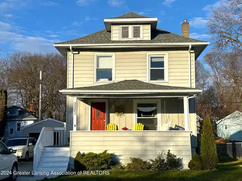 2221 Strathmore Rd, Lansing, MI 48910