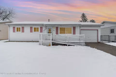 3826 Bellenca Dr, Saginaw, MI 48604