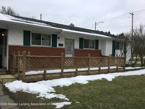 2141 Holly Way, Lansing, MI 48910