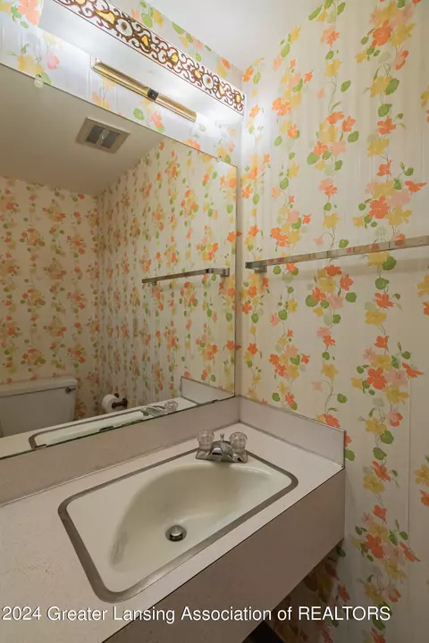 Undisclosed, Okemos, MI 48864 photo 14