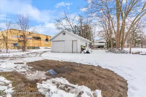 Exterior - 404 E Rouse St, Lansing, MI 48910 photo 5 of 7