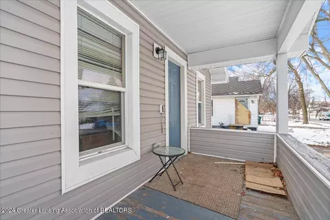 Exterior - 404 E Rouse St, Lansing, MI 48910 photo 4 of 7