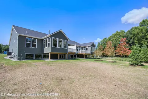 Exterior - 14045 Pristine Ct, Dewitt, MI 48820 photo 5 of 8