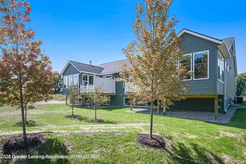 Exterior - 14045 Pristine Ct, Dewitt, MI 48820 photo 6 of 8