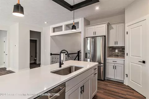 Kitchen - 14045 Pristine Ct, Dewitt, MI 48820 photo 2 of 4