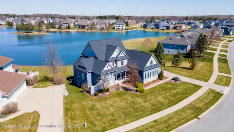 Exterior - 12955 Paradise Dr, Dewitt, MI 48820 photo 4 of 9