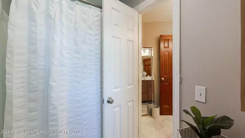 Bath - 12955 Paradise Dr, Dewitt, MI 48820 photo 6 of 7