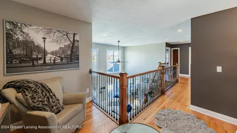 Entry Way - 12955 Paradise Dr, Dewitt, MI 48820 photo 2 of 3