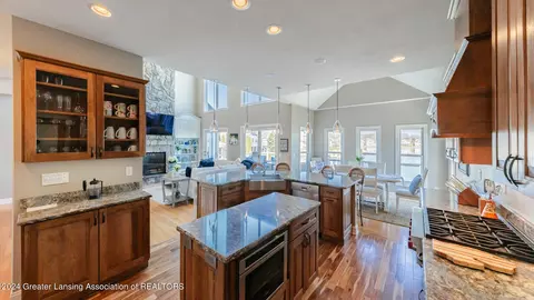 Kitchen - 12955 Paradise Dr, Dewitt, MI 48820 photo 1 of 9