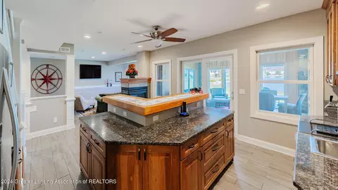 Kitchen - 12955 Paradise Dr, Dewitt, MI 48820 photo 8 of 9