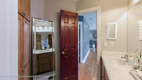 Kitchen - 12955 Paradise Dr, Dewitt, MI 48820 photo 6 of 9