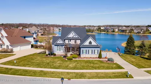 Exterior - 12955 Paradise Dr, Dewitt, MI 48820 photo 2 of 9