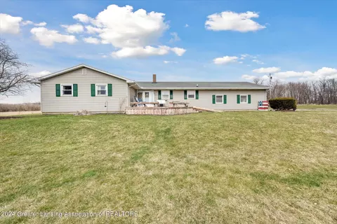 Exterior - 1810 W Jason Rd, Dewitt, MI 48820 photo 3 of 14