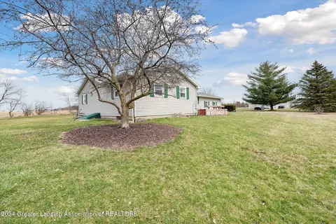 Exterior - 1810 W Jason Rd, Dewitt, MI 48820 photo 2 of 14