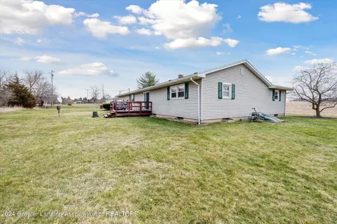Exterior - 1810 W Jason Rd, Dewitt, MI 48820 photo 12 of 14