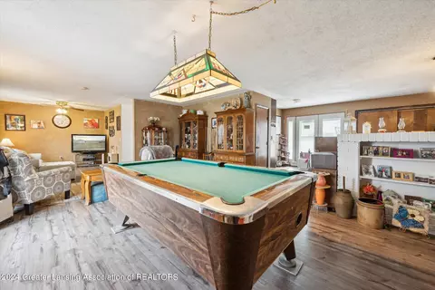 Living - 1810 W Jason Rd, Dewitt, MI 48820 photo 6 of 7