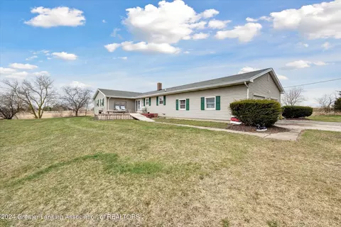 Exterior - 1810 W Jason Rd, Dewitt, MI 48820 photo 4 of 14