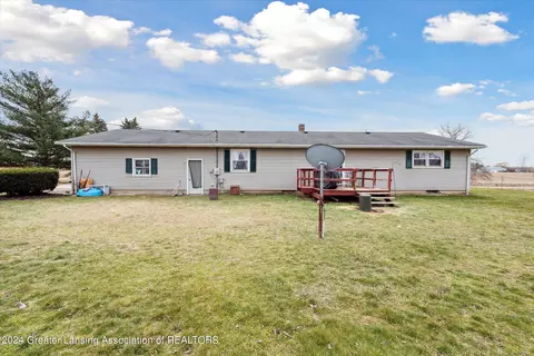 Exterior - 1810 W Jason Rd, Dewitt, MI 48820 photo 11 of 14