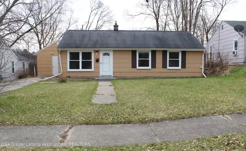 2919 Risley Dr, Lansing, MI 48917
