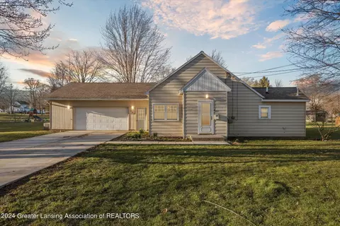 805 Emerson St, Ithaca, MI 48847