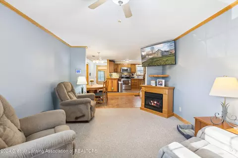 Living - 805 Emerson St, Ithaca, MI 48847 photo 1 of 2
