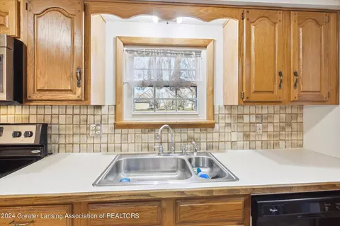 Kitchen - 805 Emerson St, Ithaca, MI 48847 photo 2 of 6