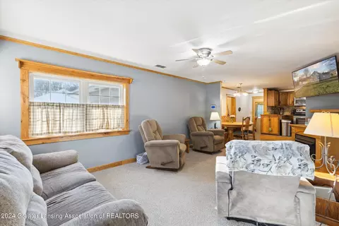 Living - 805 Emerson St, Ithaca, MI 48847 photo 2 of 2