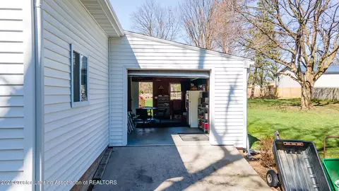 Exterior - 15803 Brook Rd, Lansing, MI 48906 photo 9 of 12