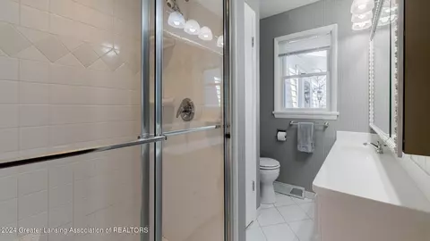 Bath - 15803 Brook Rd, Lansing, MI 48906 photo 1 of 2