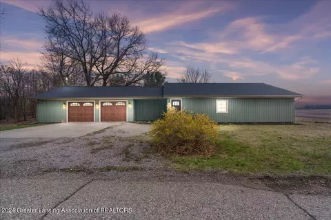 615 Covert Rd, Leslie, MI 49251