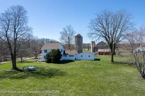 Exterior - 10908 W Maple Rapids Rd, Fowler, MI 48835 photo 3 of 7