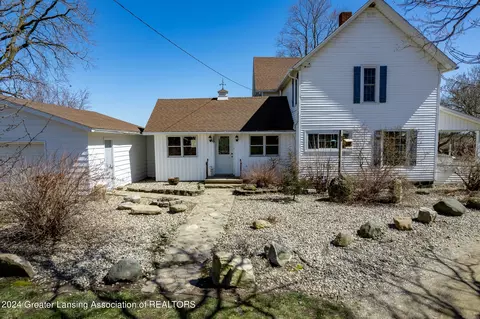 Exterior - 10908 W Maple Rapids Rd, Fowler, MI 48835 photo 2 of 7