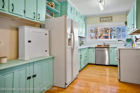 Kitchen - 10908 W Maple Rapids Rd, Fowler, MI 48835 photo 2 of 4