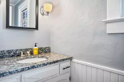 Bath - 10908 W Maple Rapids Rd, Fowler, MI 48835 photo 1 of 3