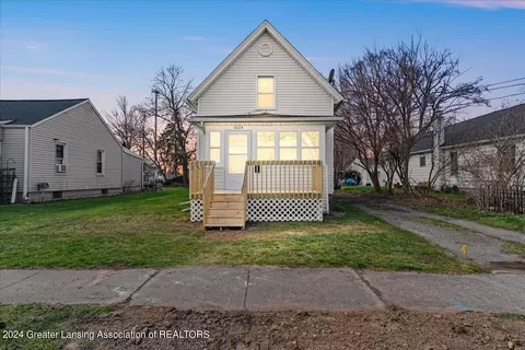 Exterior - 1034 Hamilton St, Jackson, MI 49202 photo 12 of 12