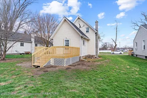 Exterior - 1034 Hamilton St, Jackson, MI 49202 photo 8 of 12