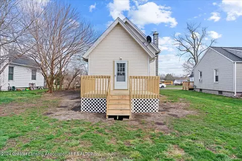 Exterior - 1034 Hamilton St, Jackson, MI 49202 photo 9 of 12