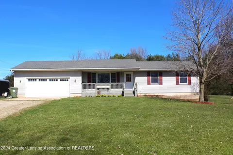 1086 Tyler Ln, Charlotte, MI 48813
