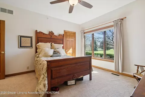 Bedroom - 4290 S Dewitt Rd, Saint Johns, MI 48879 photo 6 of 13